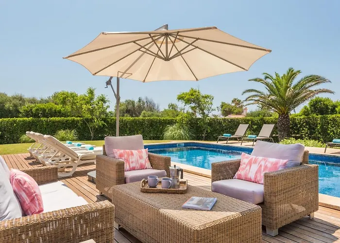 Sirena - Cap Den Font *