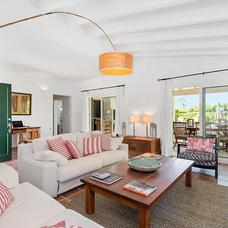 Willa Sirena - Cap Den Font