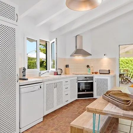 Sirena - Cap Den Font *